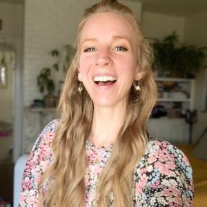 Meet your Posher, Claire